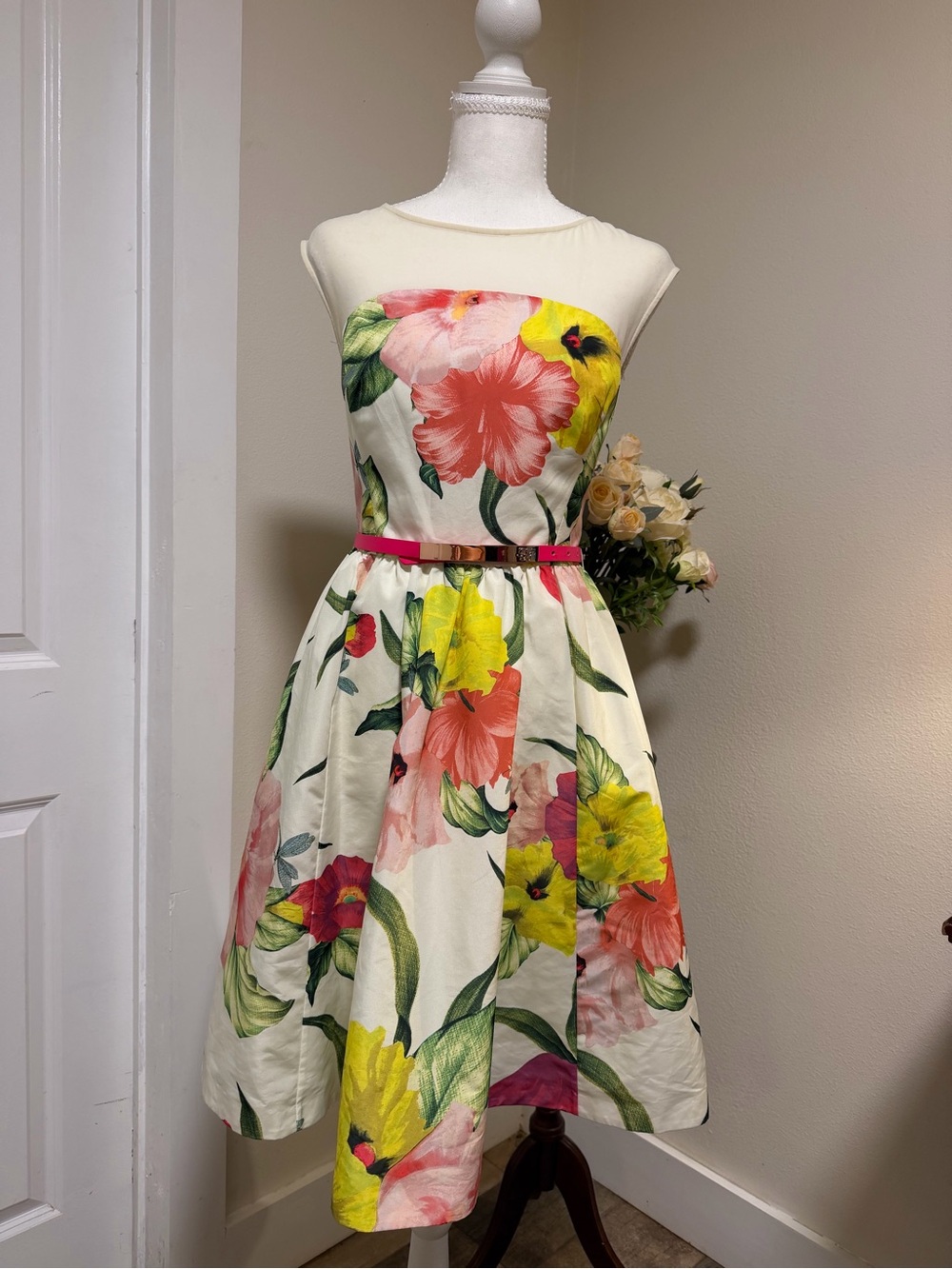 Ted Baker Cream Dress Iberis Flowers at High Tea Pink Belt Flattering Cocktail 🍸